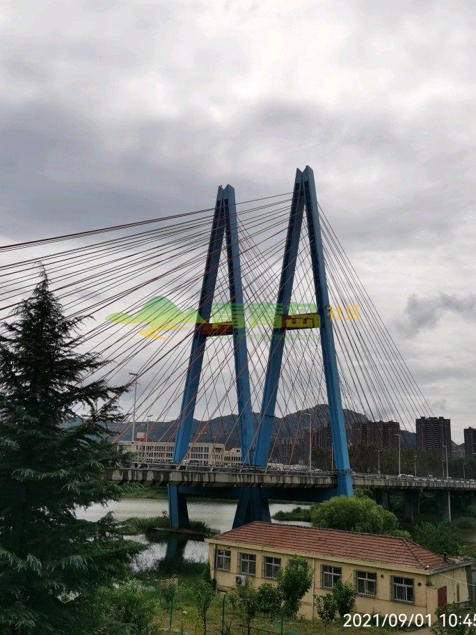 青岛市城阳区丹山大桥,是青银高速公路上的一座大桥,气度不凡!