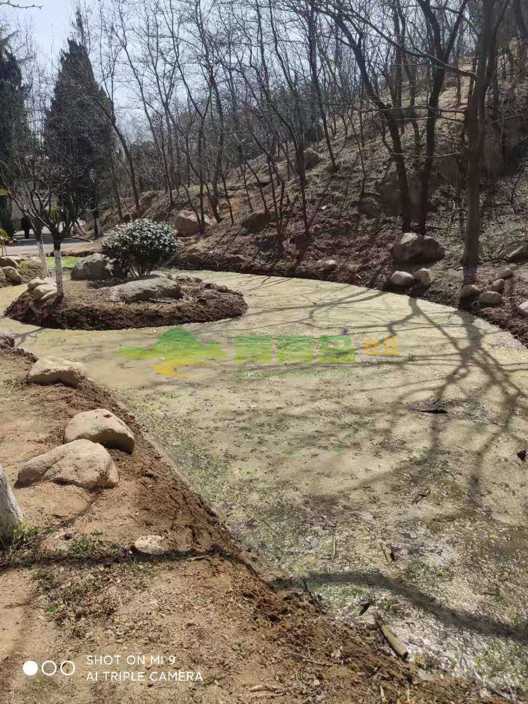 1765576325